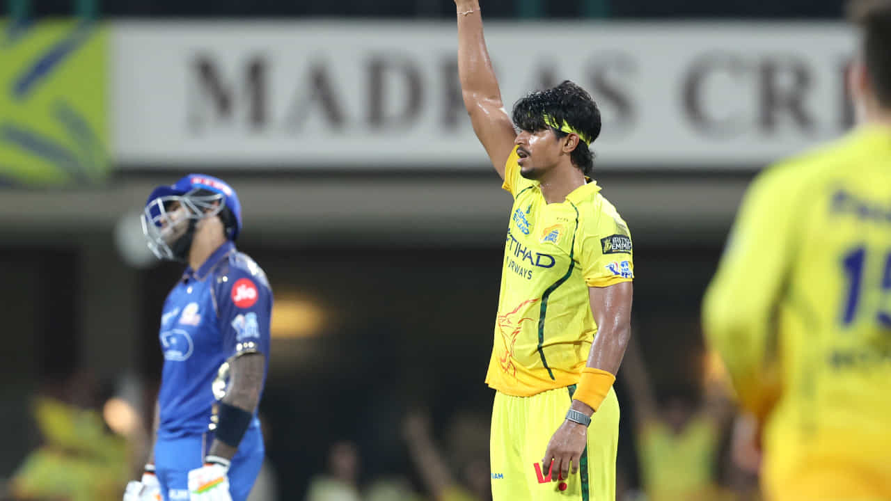 IPL 2026: ಚೊಚ್ಚಲ ಪಂದ್ಯದಲ್ಲಿ ಸೂರ್ಯನ ವಿಕೆಟ್ ಕಿತ್ತ ಸಿಎಸ್ಕೆ ವೇಗಿ ಐಪಿಎಲ್ನಿಂದ ಔಟ್ IPL 2026: ಚೊಚ್ಚಲ ಪಂದ್ಯದಲ್ಲಿ ಸೂರ್ಯನ ವಿಕೆಟ್ ಕಿತ್ತ ಸಿಎಸ್ಕೆ ವೇಗಿ ಐಪಿಎಲ್ನಿಂದ ಔಟ್