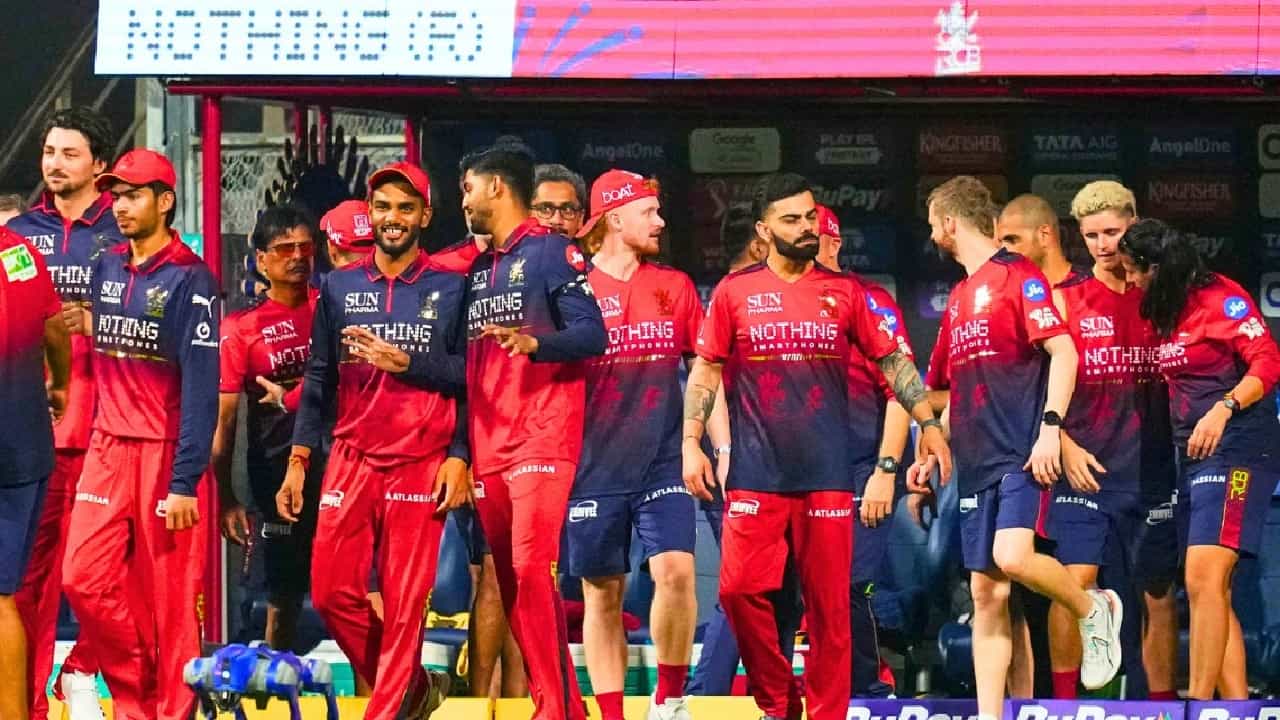 IPL 2026: ನಿರ್ಣಾಯಕ ಹಂತಕ್ಕೂ ಮುನ್ನ ವಿದೇಶಕ್ಕೆ ಹಾರಿದ RCB ಪಡೆ!