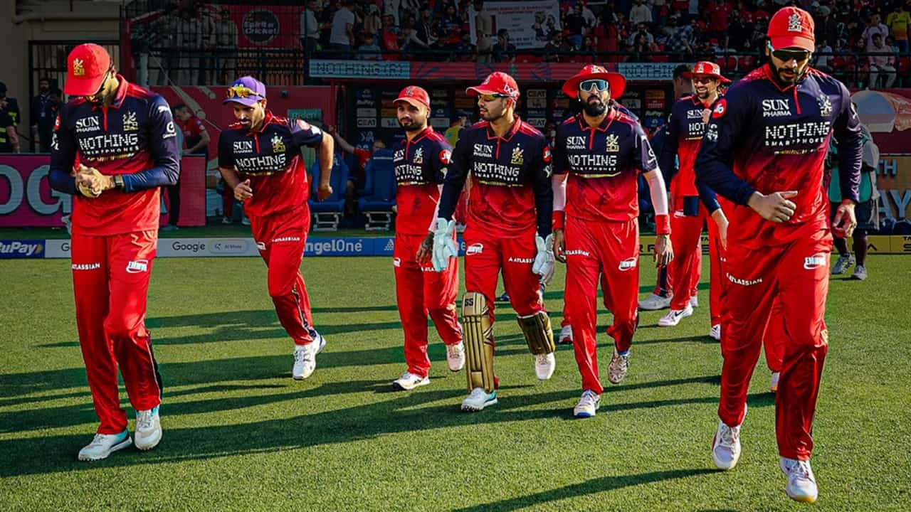 IPL 2026: RCB ಪ್ಲೇಯಿಂಗ್ ಇಲೆವೆನ್ನಲ್ಲಿ ಒಂದು ಬದಲಾವಣೆ ಖಚಿತ IPL 2026: RCB ಪ್ಲೇಯಿಂಗ್ ಇಲೆವೆನ್ನಲ್ಲಿ ಒಂದು ಬದಲಾವಣೆ ಖಚಿತ