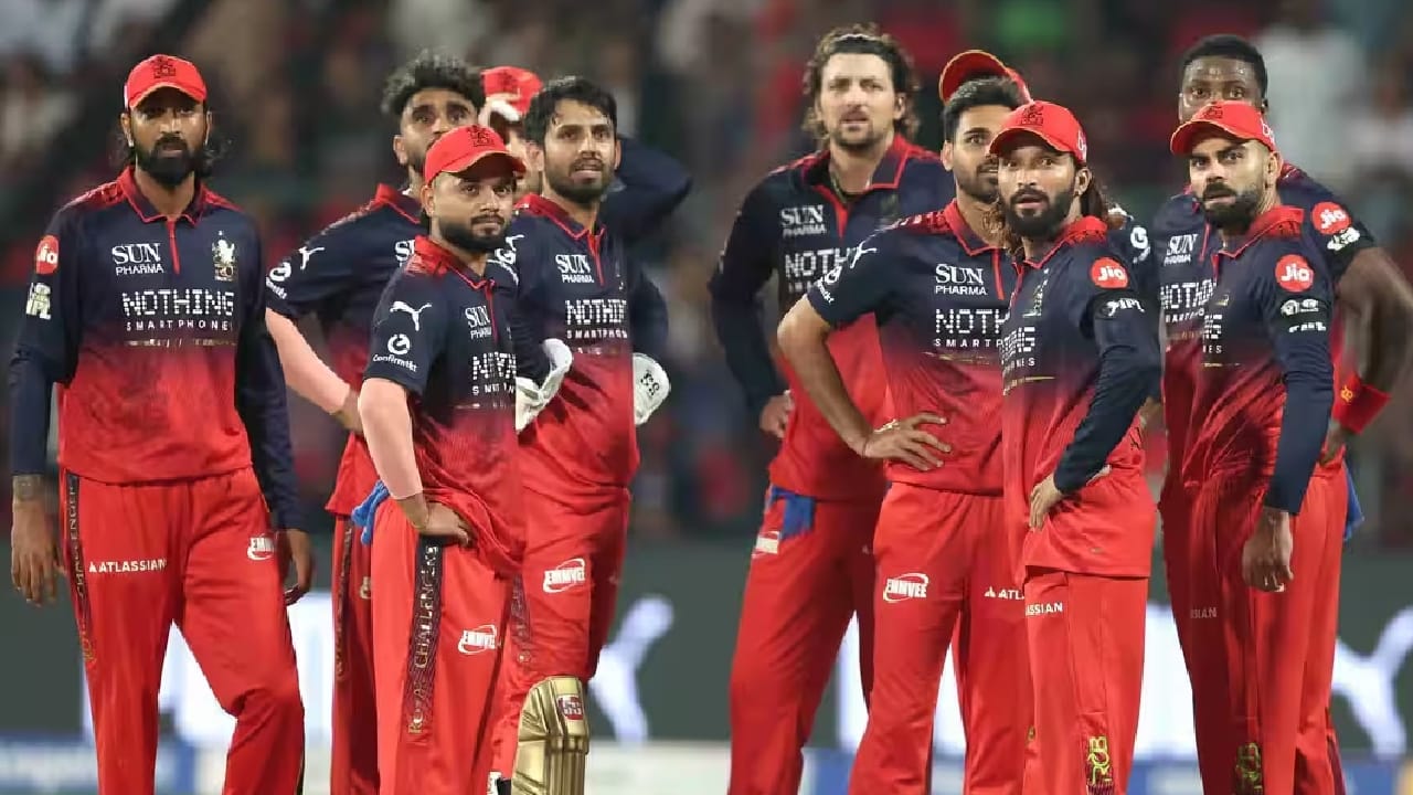 IPL 2026: ಇಂಡಿಯನ್ ಪ್ರೀಮಿಯರ್ ಲೀಗ್ನ ಪ್ಲೇಆಫ್ ಸುತ್ತಿನ ಮೊದಲ ಪಂದ್ಯದಲ್ಲಿ ರಾಯಲ್ ಚಾಲೆಂಜರ್ಸ್ ಬೆಂಗಳೂರು ಹಾಗೂ ಗುಜರಾತ್ ಟೈಟಾನ್ಸ್ ತಂಡಗಳು ಮುಖಾಮುಖಿಯಾಗಲಿದೆ. ಧರ್ಮಶಾಲಾದಲ್ಲಿ ನಡೆಯಲಿರುವ ಈ ಪಂದ್ಯದಲ್ಲಿ ಆರ್ಸಿಬಿ ಗೆಲ್ಲಬೇಕಿದ್ದರೆ ಪವರ್ಪ್ಲೇನಲ್ಲೇ ಮೂರು ವಿಕೆಟ್ ಕಬಳಿಸಬೇಕು. (PC: IPL)
