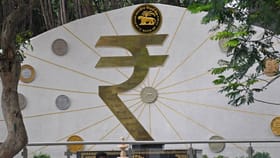 ಡಾಲರ್ ಎದುರು ಸಾರ್ವಕಾಲಿಕ ಕನಿಷ್ಠ ಮಟ್ಟದಲ್ಲಿ ರೂಪಾಯಿ
