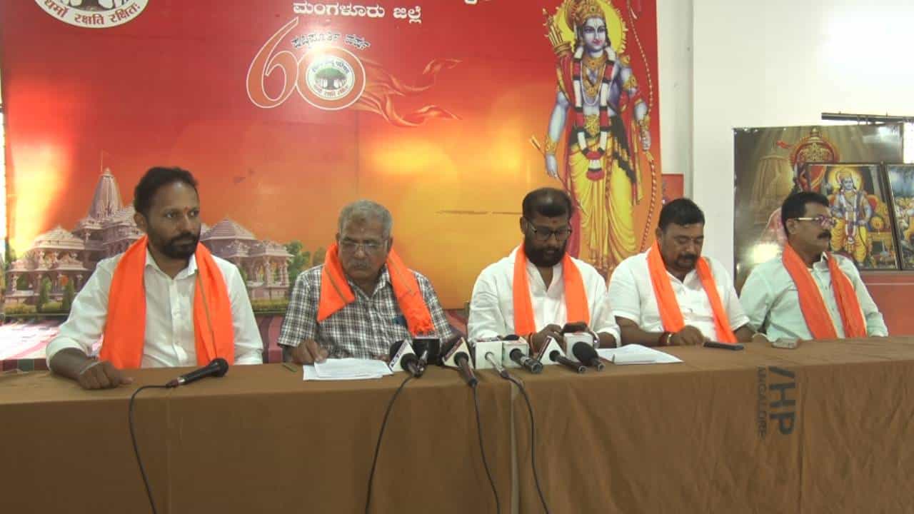ಹಿಜಾಬ್ vs ಕೇಸರಿ ಶಾಲು: ಶಾಲಾ-ಕಾಲೇಜ್​ ಆರಂಭದ ಹೊತ್ತಿನಲ್ಲೇ ದಕ್ಷಣ ಕನ್ನಡದಲ್ಲಿ ಧರ್ಮ ದಂಗಲ್ ಆತಂಕ!