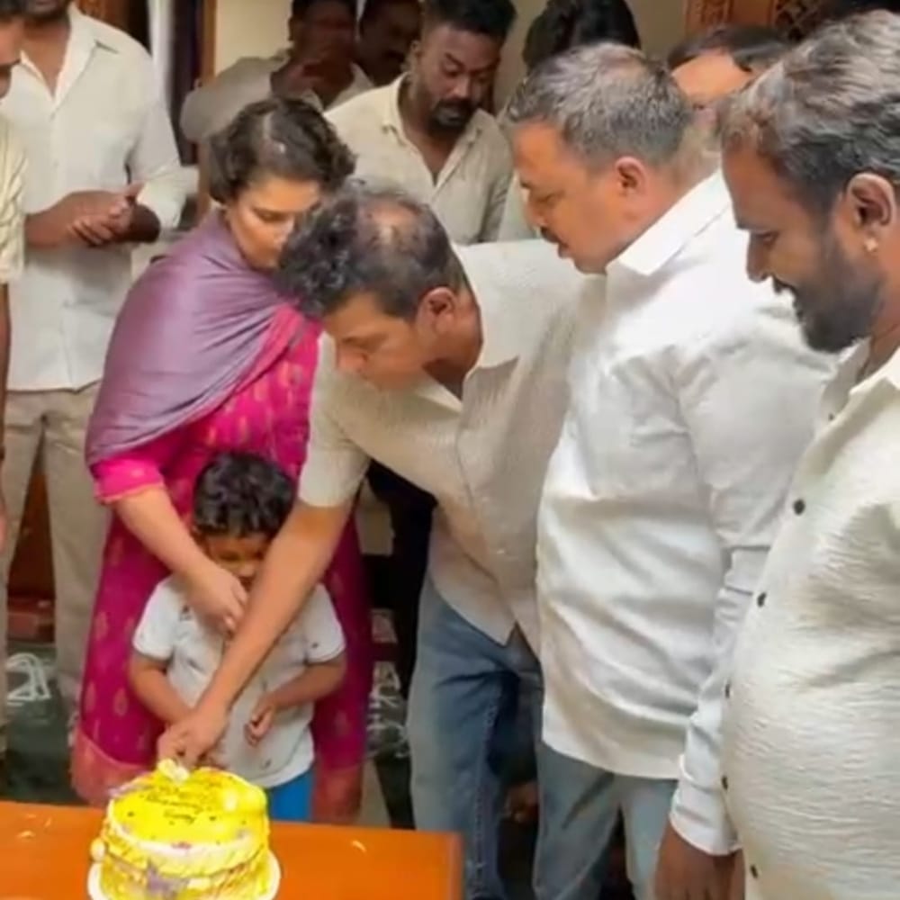 ಸ್ಯಾಂಡಲ್​​ವುಡ್ ಆದರ್ಶ ದಂಪತಿಗಳು ಎನಿಸಿಕೊಂಡಿರುವ ಶಿವರಾಜ್ ಕುಮಾರ್ ಮತ್ತು ಗೀತಾ ಅವರು 1986, ಮೇ 19 ರಂದು ಅದ್ಧೂರಿಯಾಗಿ ವಿವಾಹವಾಗಿದ್ದರು.