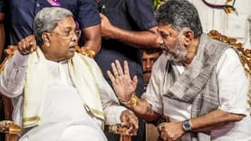 ಪಟ್ಟಾಭಿಷೇಕದ ತಯಾರಿ: ಸಿಎಂ ರಾಜೀನಾಮೆ ಬೆನ್ನಲ್ಲೇ ದೆಹಲಿಗೆ ಡಿಕೆಶಿ​