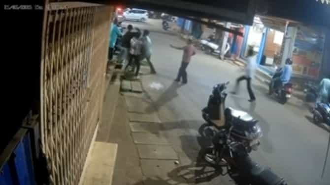 ಶಿರಸಿಯಲ್ಲಿ ನಡುರಸ್ತೆಯಲ್ಲೇ ನಡುಕ ಹುಟ್ಟಿಸಿದ ಗ್ಯಾಂಗ್‌ವಾರ್!