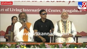 ರವಿಶಂಕರ್ ಗುರೂಜಿ ಮಾತಿಗೆ ಪ್ರಧಾನಿ ಮೋದಿಗೂ ನಗು!