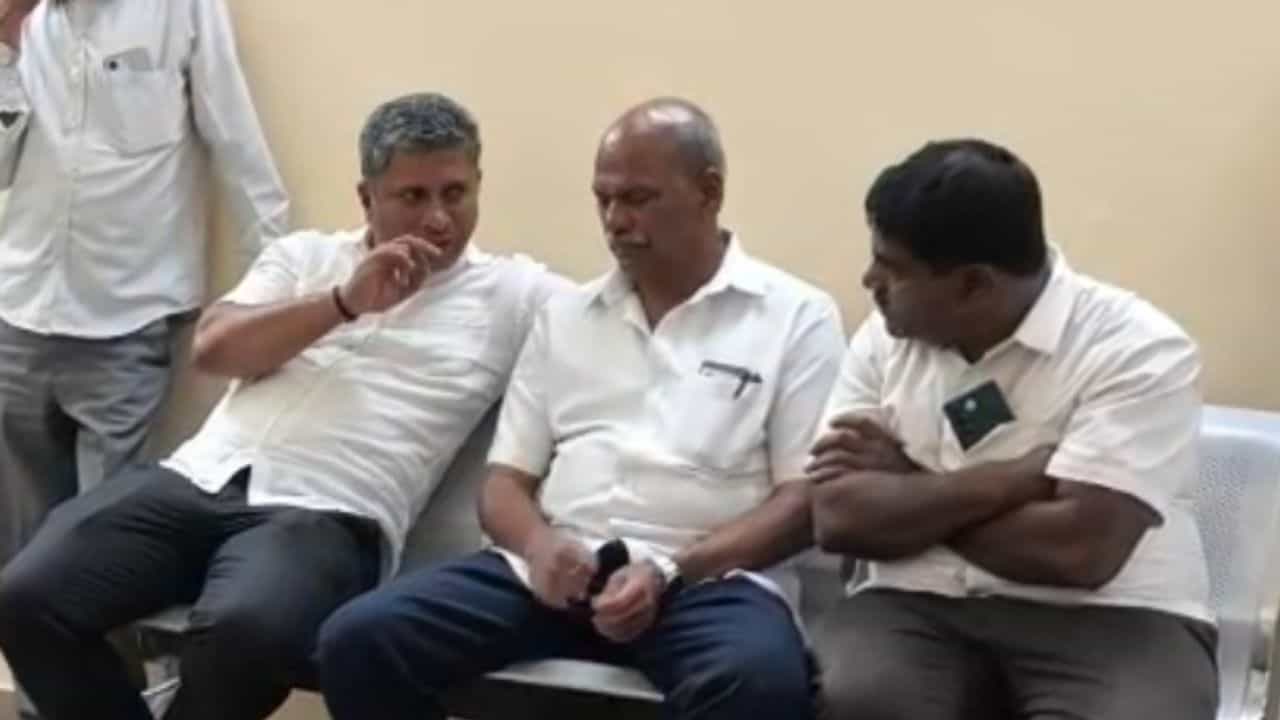 ಕಾಂಗ್ರೆಸ್ ಶಾಸಕ ರಾಜೇಗೌಡರಿಗೆ ಬಿಗ್ ಶಾಕ್; ಅಂಚೆ ಮತಗಳ ಮರು ಎಣಿಕೆಯಲ್ಲಿ ತಿರುವು!