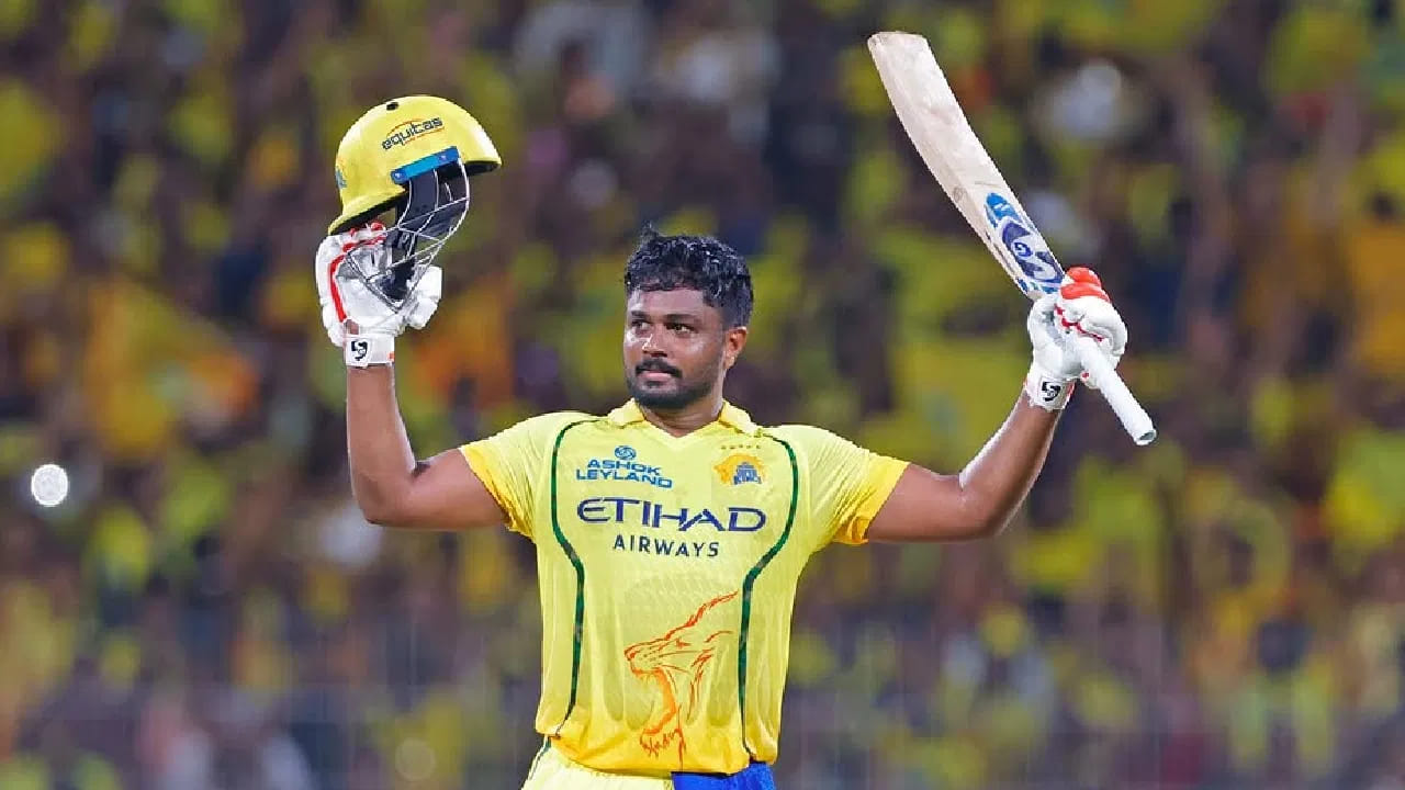ಅಷ್ಟೇ ಅಲ್ಲದೆ ಈ ಎರಡು ಪಂದ್ಯಗಳ ಮೂಲಕ ಸಂಜು ಸ್ಯಾಮ್ಸನ್ ಕಲೆಹಾಕಿದ ಒಟ್ಟು ಸ್ಕೋರ್ 202 ರನ್​​ಗಳು. ಒಂದು ವೇಳೆ ಡೆಲ್ಲಿ ಕ್ಯಾಪಿಟಲ್ಸ್ ವಿರುದ್ಧ ಸಂಜು ಹೆಚ್ಚುವರಿ 8 ರನ್​ ಕಲೆಹಾಕಿದ್ದರೆ ವಿರಾಟ್ ಕೊಹ್ಲಿ ಭರ್ಜರಿ ದಾಖಲೆಯನ್ನು ತಮ್ಮದಾಗಿಸಿಕೊಳ್ಳಬಹುದಿತ್ತು.