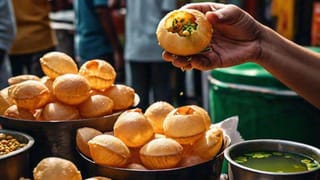 ಪಾನಿಪುರಿಯಲ್ಲಿ ಮೂಳೆ ಪತ್ತೆ; ಬಾಯಿ ಚಪ್ಪರಿಸಿಕೊಂಡು ತಿನ್ನುತ್ತಿದ್ದ ಯುವತಿಗೆ ಶಾಕ್