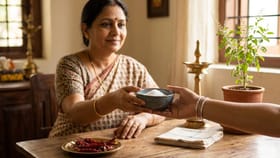 ಈ ವಸ್ತುಗಳನ್ನು ಎಂದಿಗೂ ನೇರವಾಗಿ ಯಾರ ಕೈಗೂ ನೀಡಬೇಡಿ