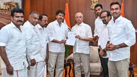 ವಿಧಾನಸಭಾ ಚುನಾವಣೆ ವೇಳೆ 1,400 ಕೋಟಿಗೂ ಹೆಚ್ಚು ಅಕ್ರಮ ಹಣ ವಶಕ್ಕೆ; ಪಶ್ಚಿಮ ಬಂಗಾಳದಲ್ಲೇ ಅಧಿಕ ಮೊತ್ತ ಸೀಜ್ - Kannada News | Assembly Elections Election Commission seizes Over Rs 1,400 crore ...