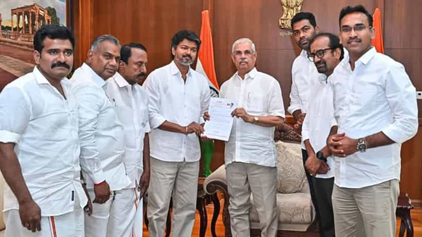 ವಿಜಯ್ಗೆ ಬಹುಮತ ಸಾಬೀತಿನ ಸವಾಲು ಹಾಕಿದ ರಾಜ್ಯಪಾಲರು, ಕೋರ್ಟ್ ಮೆಟ್ಟಿಲೇರಲು ಟಿವಿಕೆ ಸಿದ್ಧತೆ