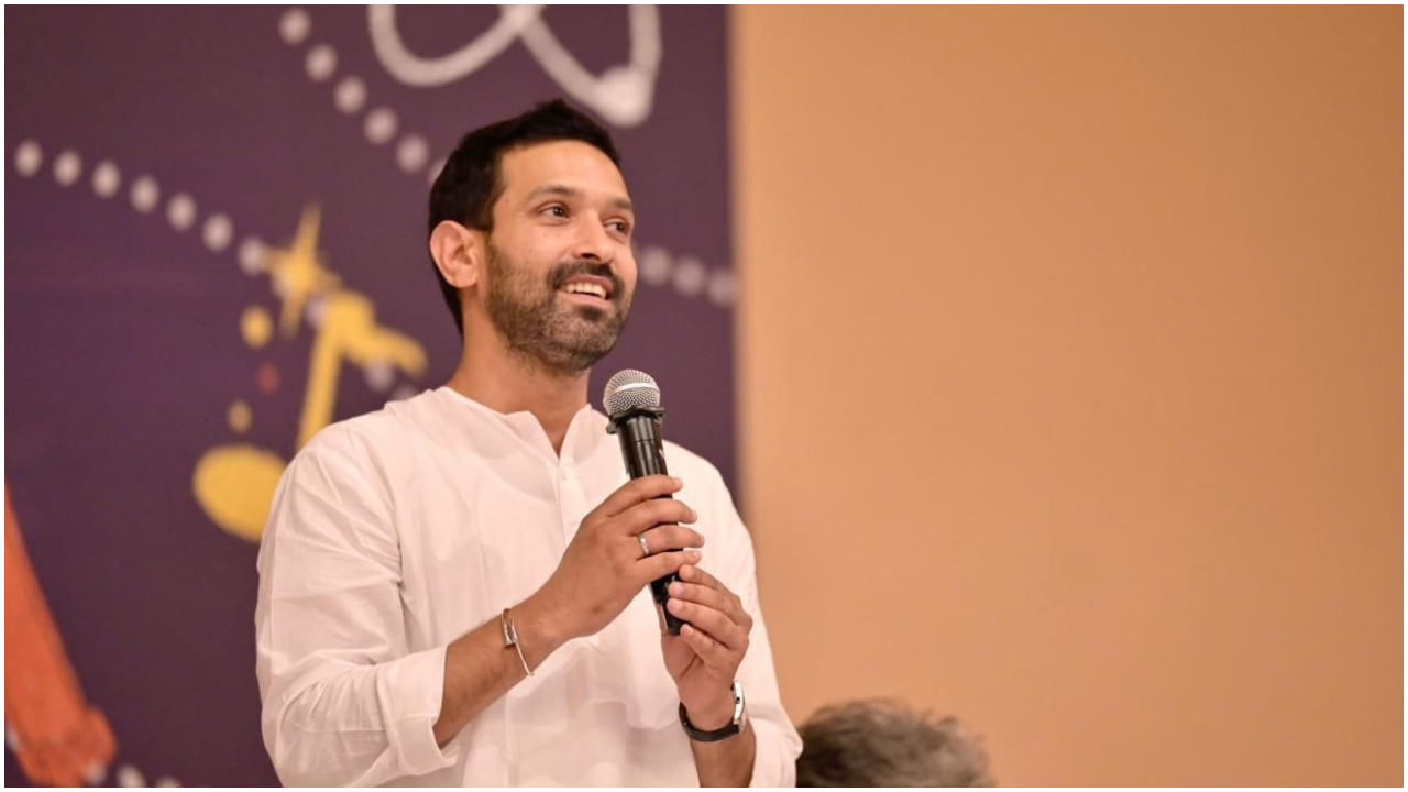 Vikrant Massey (19)