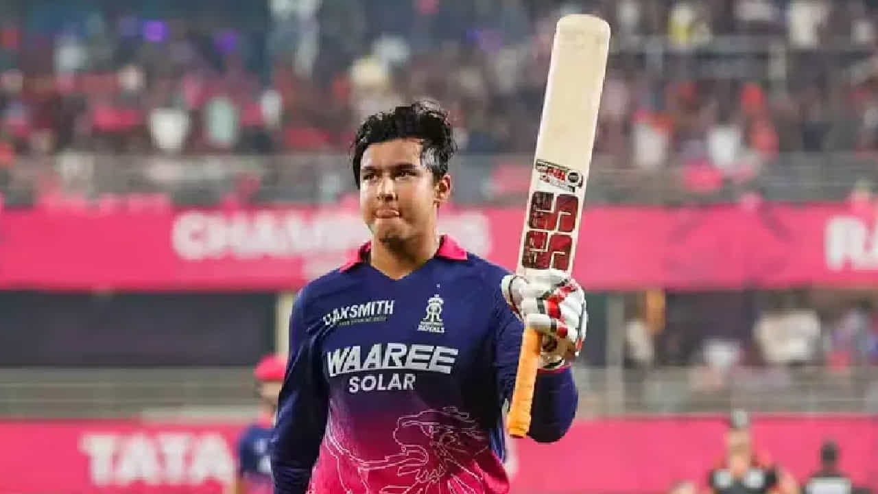 IPL 2026: ಇಂಡಿಯನ್ ಪ್ರೀಮಿಯರ್ ಲೀಗ್ನಲ್ಲಿ ಅಬ್ಬರಿಸುವ ಮೂಲಕ ವೈಭವ್ ಸೂರ್ಯವಂಶಿ (Vaibhav Sooryavanshi ) ಹೊಸ ವಿಶ್ವ ದಾಖಲೆ ನಿರ್ಮಿಸಿದ್ದಾರೆ. ಅದು ಕೂಡ ಸಿಕ್ಸರ್ಗಳ ಸುರಿಮಳೆಯೊಂದಿಗೆ. ಅಂದರೆ ಸಿಕ್ಸರ್ ಸಿಡಿಸಿಯೇ ಇದೀಗ ವೈಭವ್ ಸೂರ್ಯವಂಶಿ ಎರಡು ಭರ್ಜರಿ ವರ್ಲ್ಡ್ ರೆಕಾರ್ಡ್ ನಿರ್ಮಿಸಿದ್ದಾರೆ. (PC: IPL)