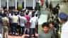 ಬಾಂಗ್ಲಾ ವಲಸಿಗರನ್ನು ಹಿಡಿದು ಪೊಲೀಸ್ರಿಗೆ ಒಪ್ಪಿಸಿದ ಹಿಂದೂ ಕಾರ್ಯಕರ್ತರು