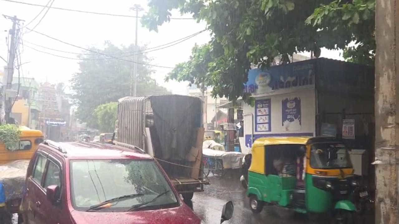 Karnataka Weather Forecast: ರಾಜ್ಯದ ಈ ಜಿಲ್ಲೆಗಳಲ್ಲಿ ಜೋರಾಗಲಿದೆ ಮಳೆಯ ಅಬ್ಬರ: ಹವಾಮಾನ ಇಲಾಖೆಯಿಂದ ಹೈ ಅಲರ್ಟ್ ಘೋಷಣೆ! Karnataka Weather Forecast: ರಾಜ್ಯದ ಈ ಜಿಲ್ಲೆಗಳಲ್ಲಿ ಜೋರಾಗಲಿದೆ ಮಳೆಯ ಅಬ್ಬರ: ಹವಾಮಾನ ಇಲಾಖೆಯಿಂದ ಹೈ ಅಲರ್ಟ್ ಘೋಷಣೆ!