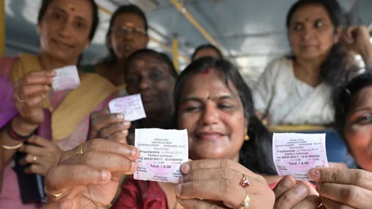 ಕೇರಳದ ಉಚಿತ ಬಸ್ ಪ್ರಯಾಣ ಯೋಜನೆ: ಮಂಗಳೂರಿನ ಕಾರ್ಮಿಕರ ಕೊರತೆ ನೀಗಿಸುವ ನಿರೀಕ್ಷೆ! ಕೇರಳದ ಉಚಿತ ಬಸ್ ಪ್ರಯಾಣ ಯೋಜನೆ: ಮಂಗಳೂರಿನ ಕಾರ್ಮಿಕರ ಕೊರತೆ ನೀಗಿಸುವ ನಿರೀಕ್ಷೆ!