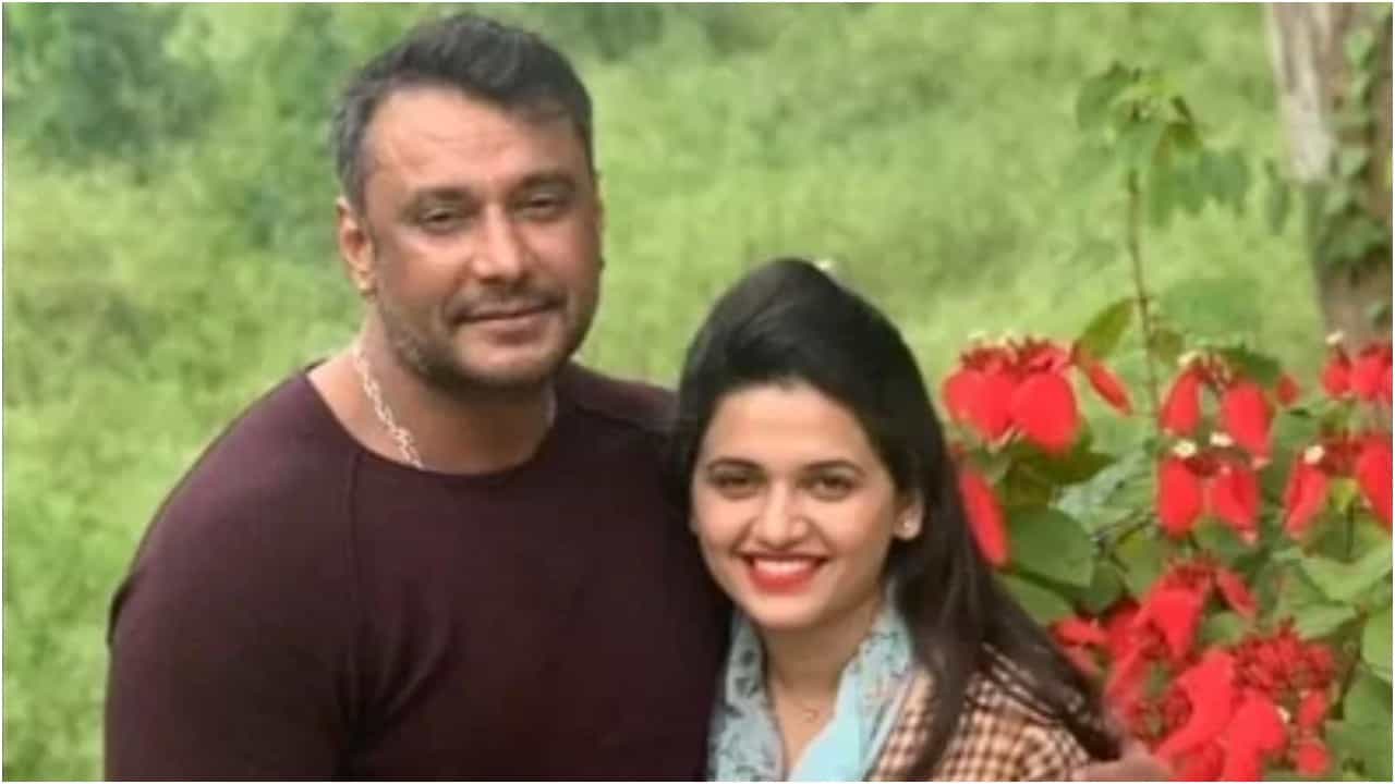 ಜೈಲಿನಲ್ಲಿ ನಟ ದರ್ಶನ್ ಮೌನ; ಆತ್ಮಚರಿತ್ರೆ ಬರೆಯಲು ಆರಂಭಿಸಿದ ಪವಿತ್ರಾ ಗೌಡ