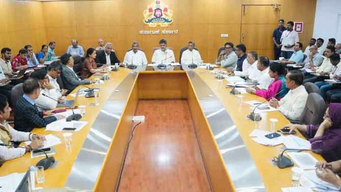 ಗ್ಯಾರಂಟಿ ಯೋಜನೆಗಳ ಬಗ್ಗೆ ಕಟ್ಟು ನಿಟ್ಟಿನ ಕ್ರಮ:ಸಿಎಂ ಕೊಟ್ಟ ಸೂಚನೆಗಳೇನು?