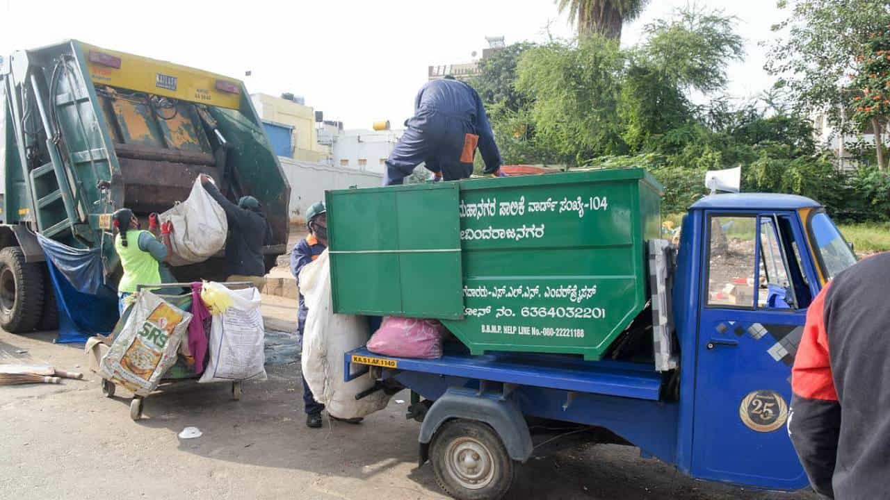ಬಿಬಿಎಂಪಿ ಕಸ ಗುತ್ತಿಗೆ ವಿವಾದ: ಪರಿಶೀಲನೆಗೆ ಉನ್ನತ ಮಟ್ಟದ ಸಮಿತಿ ರಚನೆ ಬಿಬಿಎಂಪಿ ಕಸ ಗುತ್ತಿಗೆ ವಿವಾದ: ಪರಿಶೀಲನೆಗೆ ಉನ್ನತ ಮಟ್ಟದ ಸಮಿತಿ ರಚನೆ