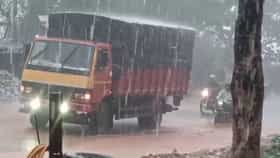 ಮುಂಗಾರು ಮಳೆ ಚುರುಕು, ರಾಜ್ಯಾದ್ಯಂತ 2 ದಿನ ರೆಡ್‌ ಅಲರ್ಟ್‌