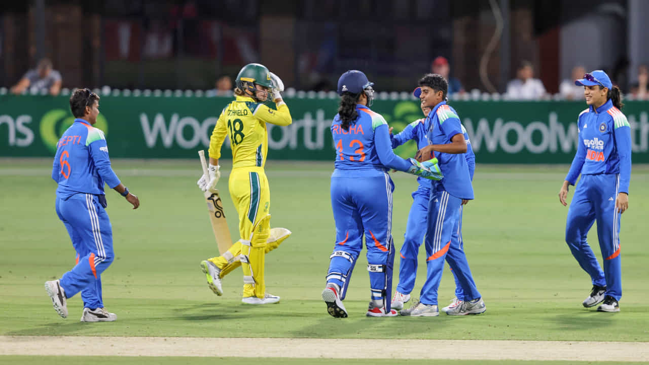 ಭಾರತ- ಆಸ್ಟ್ರೇಲಿಯಾ ನಡುವೆ ಹೈವೋಲ್ಟೇಜ್ ಕದನ; ಹರ್ಮನ್ ಪಡೆ ಗೆದ್ದರಷ್ಟೇ ಸೆಮೀಸ್ ಆಸೆ ಜೀವಂತ