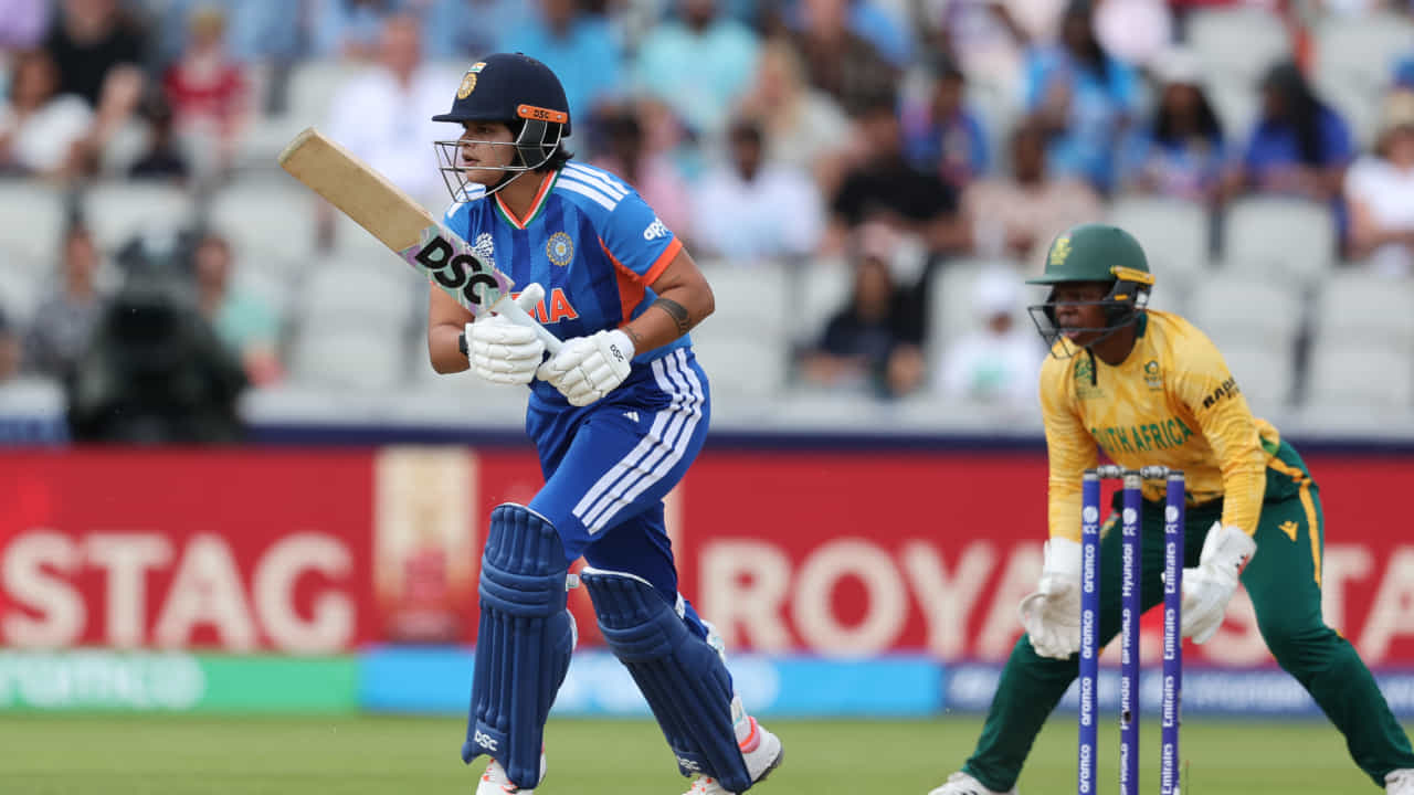 IND W vs SA W: ಮಹಿಳಾ ಟಿ20 ವಿಶ್ವಕಪ್ನಲ್ಲಿ ಟೀಂ ಇಂಡಿಯಾಕ್ಕೆ ಮೊದಲ ಸೋಲು IND W vs SA W: ಮಹಿಳಾ ಟಿ20 ವಿಶ್ವಕಪ್ನಲ್ಲಿ ಟೀಂ ಇಂಡಿಯಾಕ್ಕೆ ಮೊದಲ ಸೋಲು