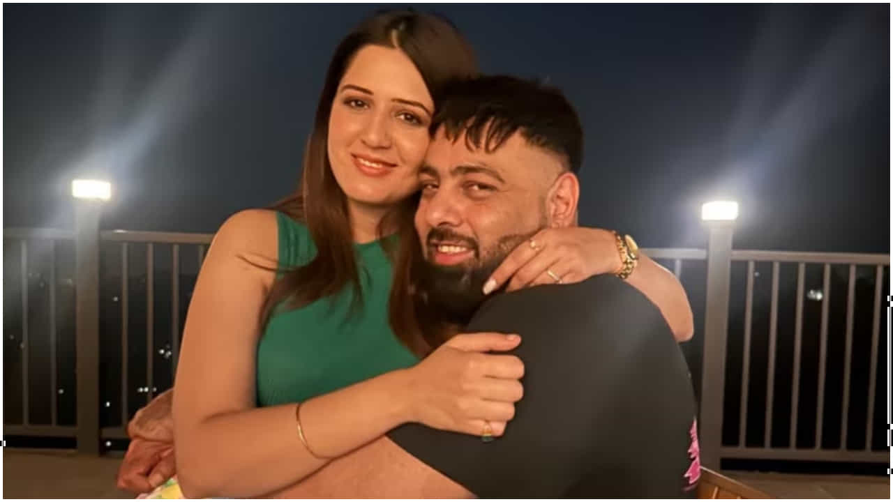 ‘ಹೌದು, ನಾನು ಬಾದ್ಶಾ ಪತ್ನಿ’: ಕೊನೆಗೂ ಮದುವೆ ವದಂತಿಗೆ ತೆರೆ ಎಳೆದ ನಟಿ ಇಶಾ ರಿಖಿ ‘ಹೌದು, ನಾನು ಬಾದ್ಶಾ ಪತ್ನಿ’: ಕೊನೆಗೂ ಮದುವೆ ವದಂತಿಗೆ ತೆರೆ ಎಳೆದ ನಟಿ ಇಶಾ ರಿಖಿ