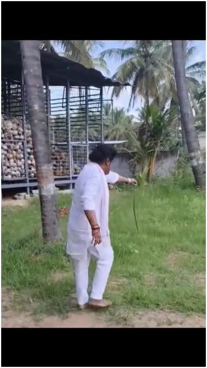 ಹಾವು ರಕ್ಷಿಸಿದ ನಟ ಜಗ್ಗೇಶ್