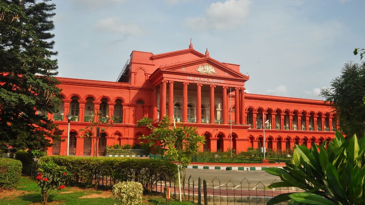 Karnataka High Court: Husband Not Obligated to Pay Alimony When Wife Earns More