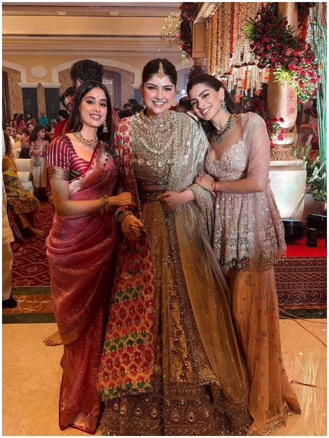 ಅಕ್ಕನ ಮದುವೆಯಲ್ಲಿ ಮಿಂಚಿದ ಬಾಲಿವುಡ್ ನಟಿ ಖುಷಿ ಕಪೂರ್