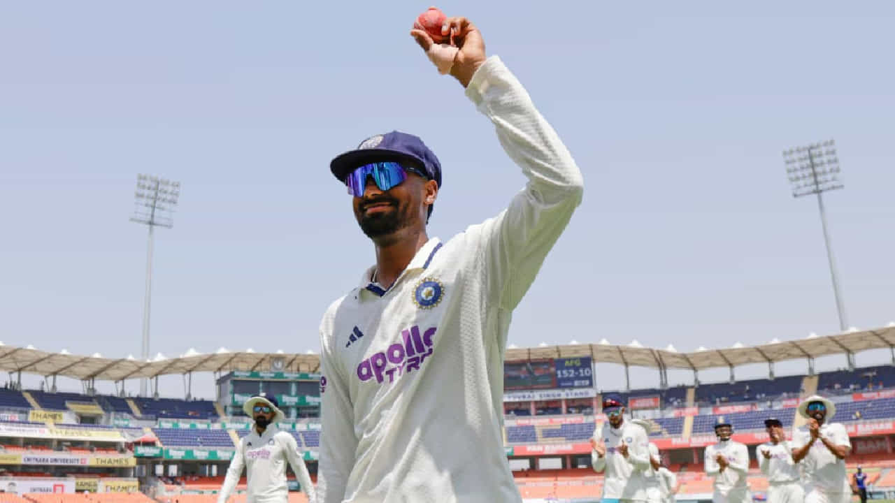 ಚೊಚ್ಚಲ ಪಂದ್ಯದಲ್ಲೇ ದಾಖಲೆಗಳ ಮೇಲೆ ದಾಖಲೆ ಬರೆದ ಮಾನವ್ ಸುತಾರ್..! ಚೊಚ್ಚಲ ಪಂದ್ಯದಲ್ಲೇ ದಾಖಲೆಗಳ ಮೇಲೆ ದಾಖಲೆ ಬರೆದ ಮಾನವ್ ಸುತಾರ್..!