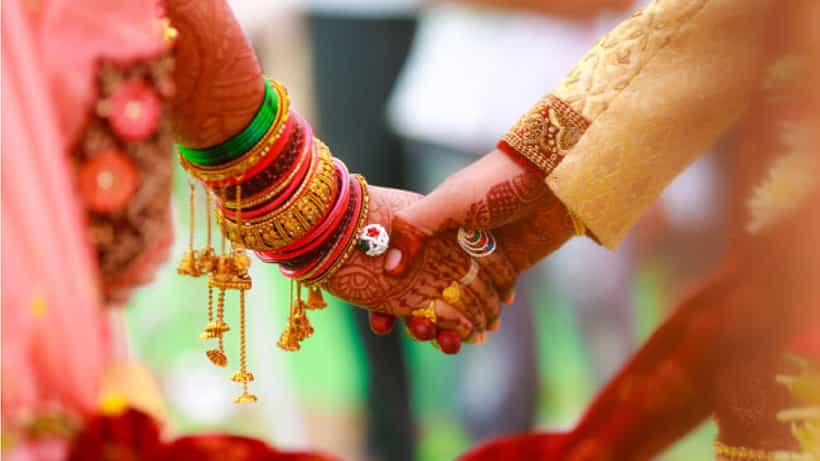 5 ತಿಂಗಳಲ್ಲಿ 3 ಮದುವೆಯಾಗಿ ವಂಚಿಸಿದ ಕಿಲಾಡಿ ಮಹಿಳೆ, ದೇವಸ್ಥಾನಕ್ಕೆ ಹೋದ್ರೆ ವಾಪಸ್ ಬರ್ತಿರ್ಲಿಲ್ಲ