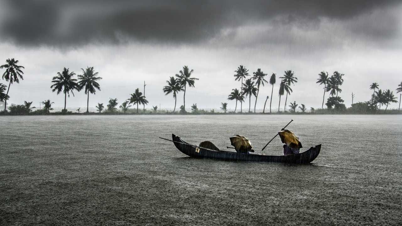 Orange Alert Extended for Karnataka's Coast Through July 2 as Heavy Monsoon Rains Flood Gokarna Temple; Bengaluru AQI Hits 'Good'