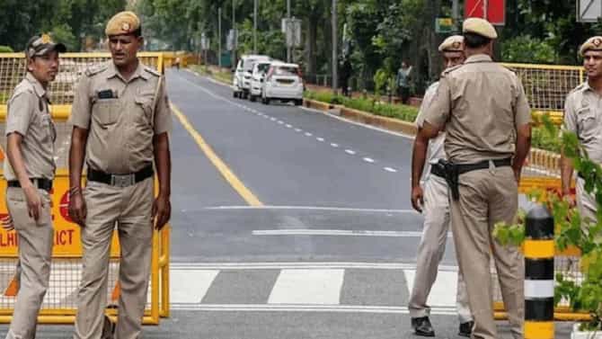 ಸೇತುವೆಯಿಂದ ಹಾರಲು ಹೋಗಿದ್ದ ವ್ಯಕ್ತಿಯನ್ನು ಪೊಲೀಸರು ಕಾಪಾಡಿದ್ಹೇಗೆ?