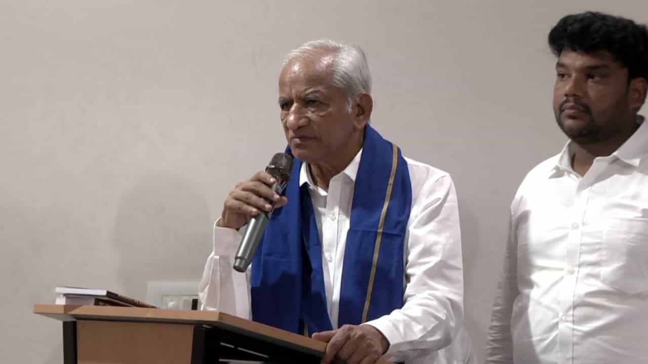 'ಶ್ರೀರಾಮ ದಶರಥನ ಮಗ ಅಲ್ಲ': ವಿವಾದಾತ್ಮಕ ಹೇಳಿಕೆ ಕೊಟ್ಟ ಪ್ರೊ. ಭಗವಾನ್ 'ಶ್ರೀರಾಮ ದಶರಥನ ಮಗ ಅಲ್ಲ': ವಿವಾದಾತ್ಮಕ ಹೇಳಿಕೆ ಕೊಟ್ಟ ಪ್ರೊ. ಭಗವಾನ್