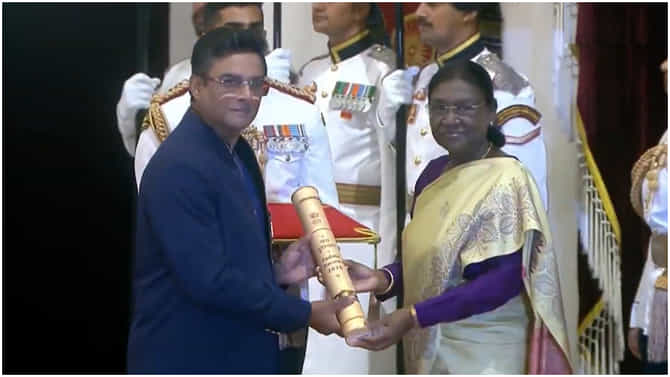 ಪದ್ಮಶ್ರೀ ಪ್ರಶಸ್ತಿ ಸ್ವೀಕರಿಸಿದ ಧುರಂಧರ್ ನಟ ಆರ್. ಮಾಧವನ್: ವಿಡಿಯೋ ನೋಡಿ