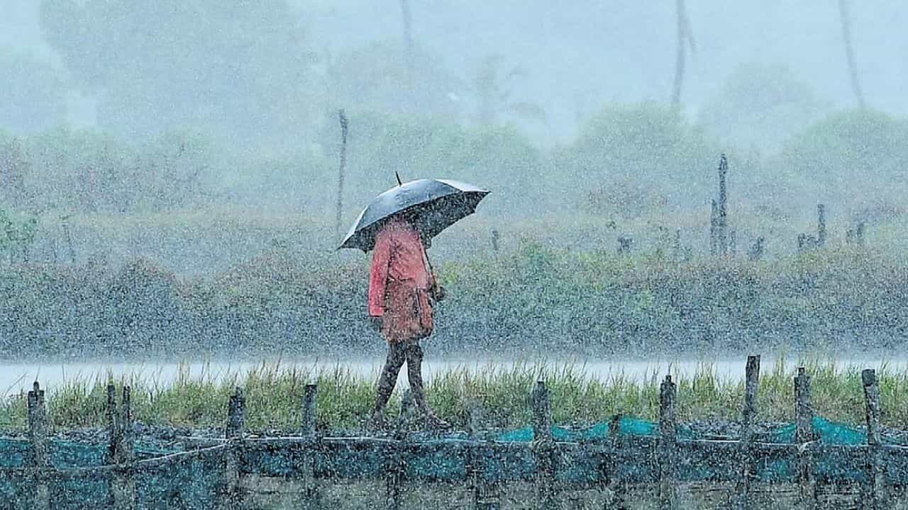 ಕೊಡಗು, ಮಂಡ್ಯ, ಮೈಸೂರಿಗೆ ‘ಯೆಲ್ಲೋ ಅಲರ್ಟ್: ಇಂದು ಈ ಜಿಲ್ಲೆಗಳಲ್ಲಿ ಸುರಿಯಲಿದೆ ಗುಡುಗು ಸಹಿತ ಭಾರಿ ಮಳೆ ಕೊಡಗು, ಮಂಡ್ಯ, ಮೈಸೂರಿಗೆ ‘ಯೆಲ್ಲೋ ಅಲರ್ಟ್: ಇಂದು ಈ ಜಿಲ್ಲೆಗಳಲ್ಲಿ ಸುರಿಯಲಿದೆ ಗುಡುಗು ಸಹಿತ ಭಾರಿ ಮಳೆ