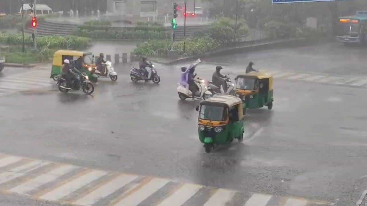 Karnataka Weather Forecast: ಕರ್ನಾಟಕದಲ್ಲಿ 5 ದಿನ ಮಳೆ; 6 ಜಿಲ್ಲೆಗಳಿಗೆ ಯೆಲ್ಲೋ ಅಲರ್ಟ್ ಘೋಷಣೆ