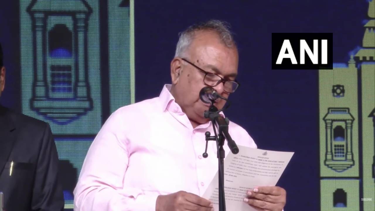 ಬಿಟಿಎಂ ಲೇಔಟ್ ಶಾಸಕ 72 ವರ್ಷದ ರಾಮಲಿಂಗಾರೆಡ್ಡಿಗೆ ಮತ್ತೊಮ್ಮೆ ಸಚಿವ ಸ್ಥಾನ ಲಭಿಸಿದೆ.
