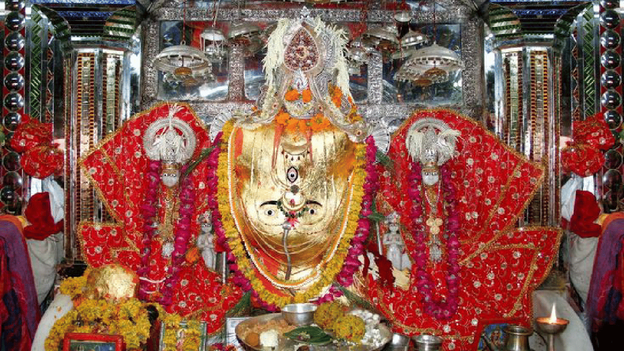 Trinetra Ganesh Temple: ದೇಶದ ಬೇರೆಲ್ಲೂ ಕಾಣ ಸಿಗದ ವಿಶಿಷ್ಟ ರೂಪದ ಗಣೇಶ; ಈ ದೇವಸ್ಥಾನ ಎಲ್ಲಿದೆ ಗೊತ್ತಾ? Trinetra Ganesh Temple: ದೇಶದ ಬೇರೆಲ್ಲೂ ಕಾಣ ಸಿಗದ ವಿಶಿಷ್ಟ ರೂಪದ ಗಣೇಶ; ಈ ದೇವಸ್ಥಾನ ಎಲ್ಲಿದೆ ಗೊತ್ತಾ?