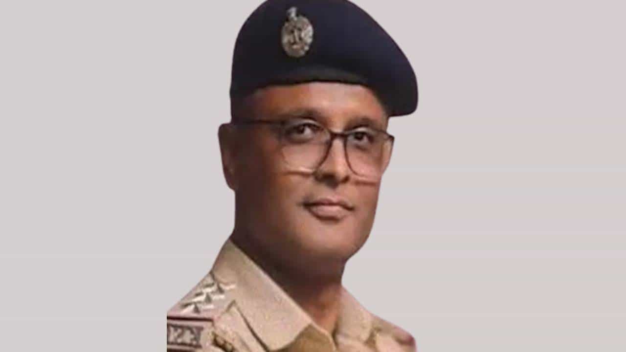 ಇನ್ಸ್ಪೆಕ್ಟರ್ ಮಹೇಶ್ ಕನಕಗಿರಿಯ ಮತ್ತಷ್ಟು ಕರ್ಮಕಾಂಡ ಬಯಲು: ಅಧಿವೇಶನಕ್ಕೆ ತಪ್ಪು ಮಾಹಿತಿ ನೀಡಿದ್ದ ಆರೋಪಿ ಇನ್ಸ್ಪೆಕ್ಟರ್ ಮಹೇಶ್ ಕನಕಗಿರಿಯ ಮತ್ತಷ್ಟು ಕರ್ಮಕಾಂಡ ಬಯಲು: ಅಧಿವೇಶನಕ್ಕೆ ತಪ್ಪು ಮಾಹಿತಿ ನೀಡಿದ್ದ ಆರೋಪಿ