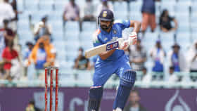 ಲಿಸ್ಟ್ ಎ ಕ್ರಿಕೆಟ್​ನಲ್ಲಿ 14000 ರನ್ ಪೂರೈಸಿದ ರೋಹಿತ್ ಶರ್ಮಾ
