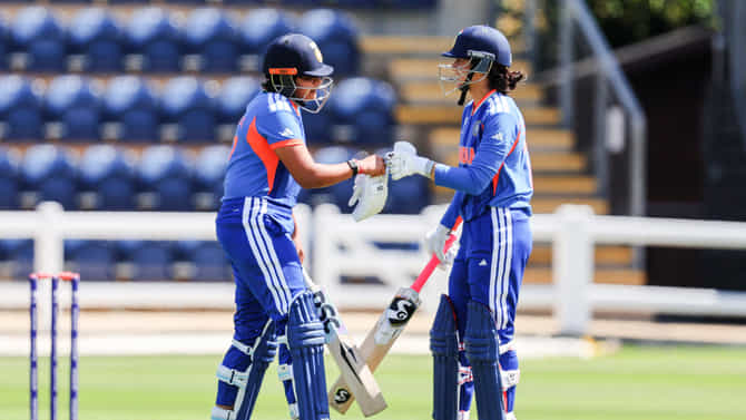 ವೇಗದ ಅರ್ಧಶತಕ; ತನ್ನದೇ ದಾಖಲೆಯನ್ನು ಸರಿಗಟ್ಟಿದ ಸ್ಮೃತಿ- ಶಫಾಲಿ ಜೋಡಿ