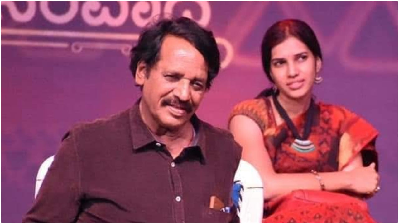 ‘ತಪಸ್ವಿ ಪ್ರೊಡಕ್ಷನ್’ ಮೂಲಕ ‘ದಿ ಡೈಲಿ ಡ್ರಾಪ್’ ನಿರ್ಮಾಣ ಆಗಿದೆ. ಶ್ರೀನಿವಾಸ ಪ್ರಭು, ಅಶ್ವಿನಿ ಅನೀಶ್, ದೀಪ, ಸಂತೋಷ ಕರ್ಕಿ, ಸುದರ್ಶನ್, ನಮನ, ಪರಮ್, ಪವನ್, ನವನೀತ್ ಚಂದನ್ ಶಂಕರ್ ಮುಂತಾದವರು ನಟಿಸಿದ್ದಾರೆ.