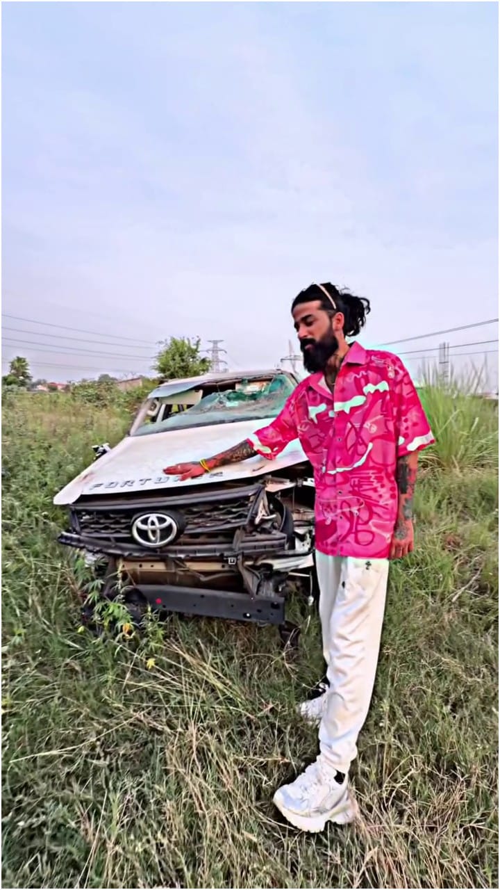 ಅಪಘಾತಕ್ಕೊಳಗಾದ ತಮ್ಮ ಕಾರನ್ನು ನೋಡಿದ ಯುಕೆ ರೈಡರ್
