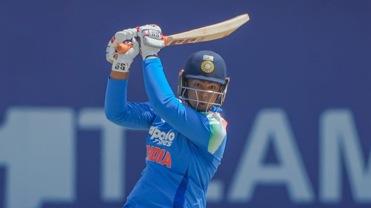 ಆದರೆ 15 ವರ್ಷದ ವೈಭವ್ ಆಟಕ್ಕೆ ಐರ್ಲೆಂಡ್‌ನಲ್ಲೂ ಅಭಿಮಾನಿಗಳ ಬಳಗ ಹೆಚ್ಚಾಗಿದೆ. ಹೀಗಾಗಿ ಈ ಎರಡು ಪಂದ್ಯಗಳನ್ನು ನೋಡಲು ಅಭಿಮಾನಿಗಳು ನಿರೀಕ್ಷೆಗೂ ಮೀರಿ ಬರುವುದು ಖಚಿತವಾಗಿದೆ. ಹೀಗಾಗಿ ಕ್ರೀಡಾಂಗಣದಲ್ಲಿ ತಾತ್ಕಾಲಿಕ ಸ್ಟ್ಯಾಂಡ್‌ಗಳನ್ನು ಸ್ಥಾಪಿಸಲಾಗುತ್ತಿದ್ದು, ಆಸನಗಳ ಸಂಖ್ಯೆಯನ್ನು 7 ಸಾವಿರಕ್ಕೆ ಏರಿಸಲಾಗುತ್ತಿದೆ (PC- BCCI X).