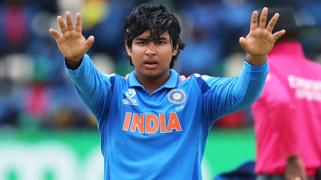 ಆದರೆ ಮತ್ತೊಂದೆಡೆ  15 ವರ್ಷದ ವೈಭವ್ ಸೂರ್ಯವಂಶಿ ತಾನೆಂತಹ ವಿಸ್ಫೋಟಕ ಬ್ಯಾಟರ್​ ಎಂಬುದನ್ನು ಇಡೀ ಜಗತ್ತಿಗೆ ತೋರಿಸಿದ್ದಾರೆ. ಹೀಗಾಗಿಯೇ ಮೊದಲ ಪಂದ್ಯಕ್ಕೆ ಆರಂಭಿಕ ಜೋಡಿಯನ್ನು ಆಯ್ಕೆ ಮಾಡುವುದು ದೊಡ್ಡ ಸವಾಲಾಗಿ ಪರಿಣಮಿಸಿದೆ. ಇಲ್ಲಿ ಟೀಮ್ ಇಂಡಿಯಾ ಮುಂದೆ ಮೂರು ಆಯ್ಕೆಗಳಿದ್ದು, ಈ ಆಯ್ಕೆಗಳ ಮೂಲಕ ಯಾವ ಜೋಡಿಯನ್ನು ಕಣಕ್ಕಿಳಿಸಲಿದ್ದಾರೆ ಎಂಬ ಕುತೂಹಲ ಎಲ್ಲರಲ್ಲೂ ಮನೆ ಮಾಡಿದೆ. (PC: BCCI)