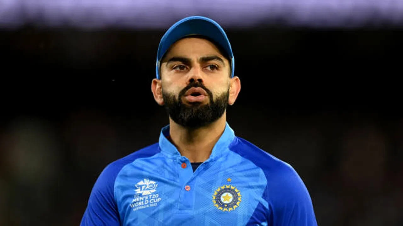 ಐಪಿಎಲ್ ಫೈನಲ್ ಪಂದ್ಯದ ವೇಳೆ ಸಂಭವಿಸಿದ ಸ್ನಾಯು ಸೆಳೆತದ (ಹ್ಯಾಮ್ಸ್ಟ್ರಿಂಗ್) ಸಮಸ್ಯೆಯ ಕಾರಣ ವಿರಾಟ್ ಕೊಹ್ಲಿ ಅಫ್ಘಾನಿಸ್ತಾನ್ ವಿರುದ್ಧದ ಸರಣಿಯಿಂದ ಹೊರಗುಳಿಯಲು ನಿರ್ಧರಿಸಿದ್ದಾರೆ. ಹೀಗಾಗಿ ಮೂರು ಪಂದ್ಯಗಳ ಏಕದಿನ ಸರಣಿಯಲ್ಲಿ ಕಿಂಗ್ ಕೊಹ್ಲಿ ಕಾಣಿಸಿಕೊಳ್ಳುವುದಿಲ್ಲ. (PC: BCCI)