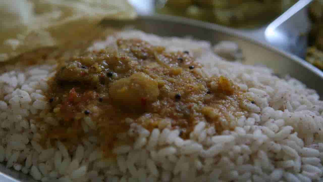 Hindu Traditions: ಊಟ ಮಾಡಿದ ತಟ್ಟೆಯಲ್ಲೇ ಕೈ ತೊಳೆಯಬಾರದು ಅನ್ನೋದೇಕೆ? ಕಾರಣ ಇಲ್ಲಿದೆ